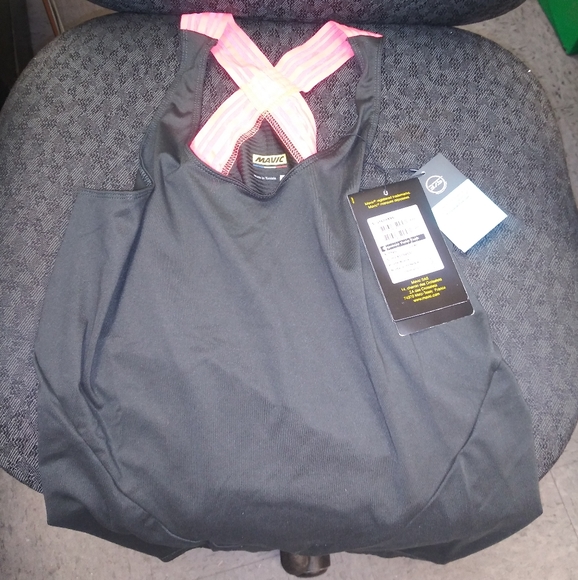 2 women's sprint/racing tank tops - Picture 3 of 7